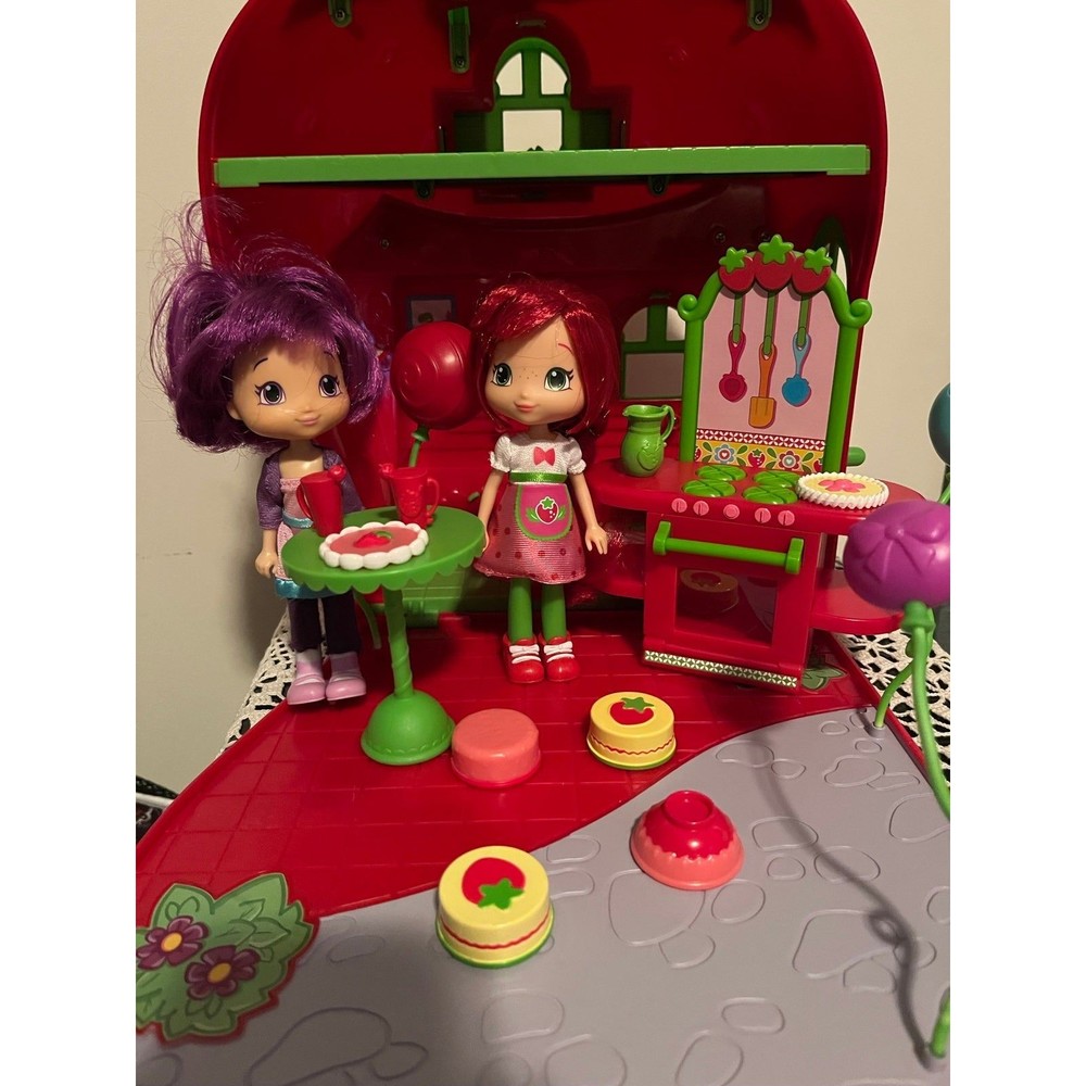 2015 Strawberry Shortcake Berry Happy Home - Picture 4 of 5